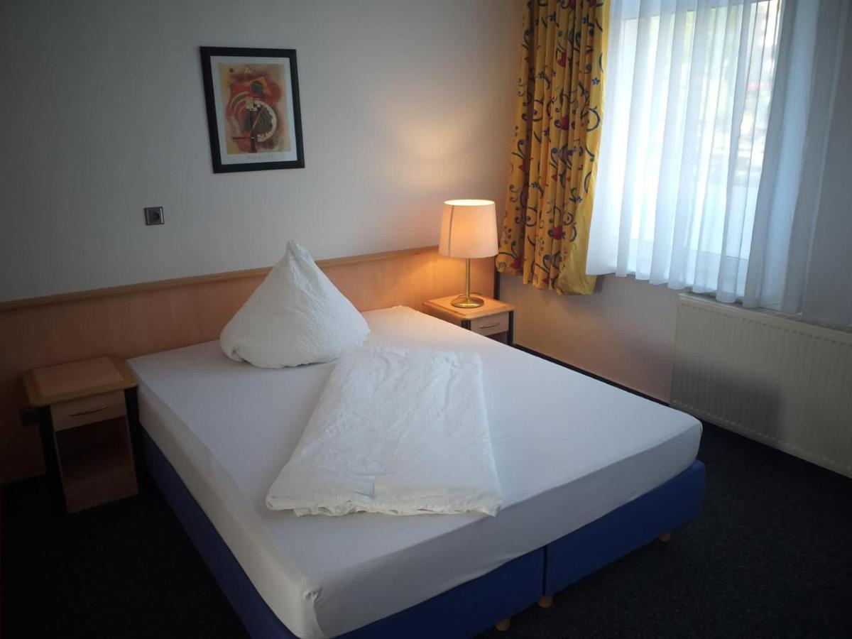Gaestezimmer Gasthof Becker Hotel Wulfrath Buitenkant foto