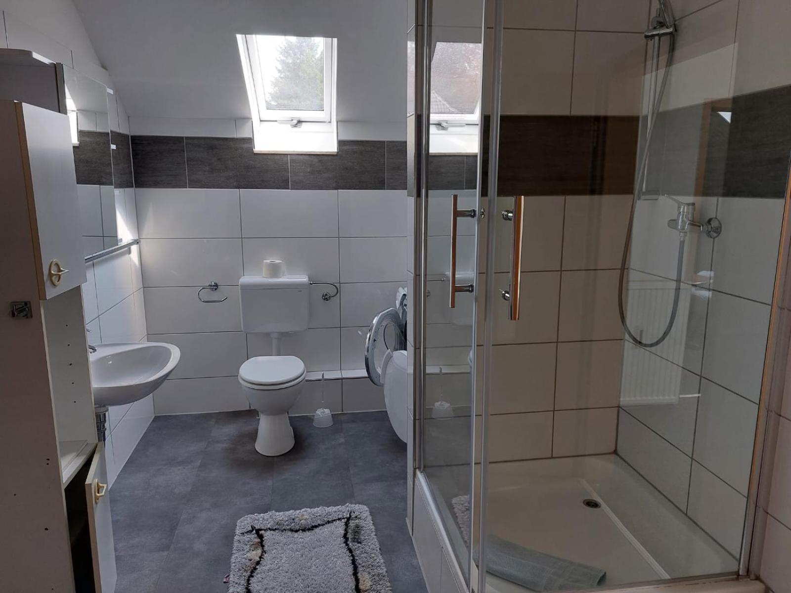 Gaestezimmer Gasthof Becker Hotel Wulfrath Buitenkant foto