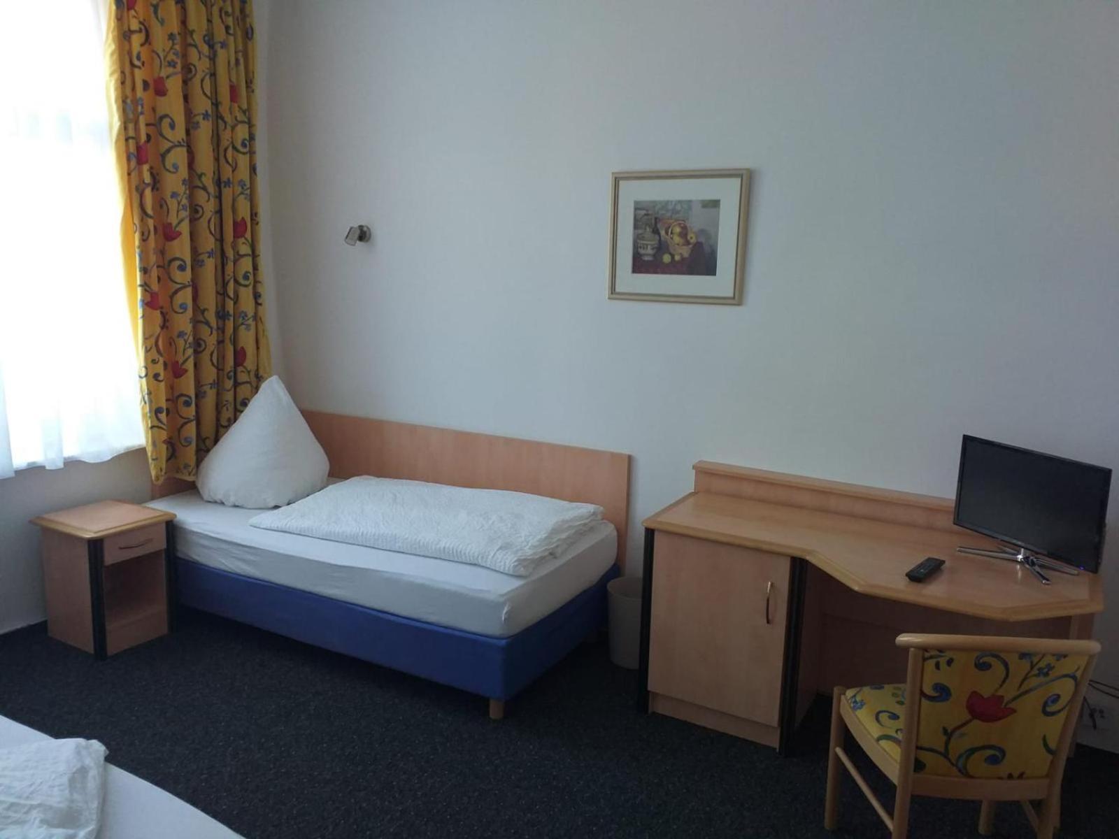 Gaestezimmer Gasthof Becker Hotel Wulfrath Buitenkant foto