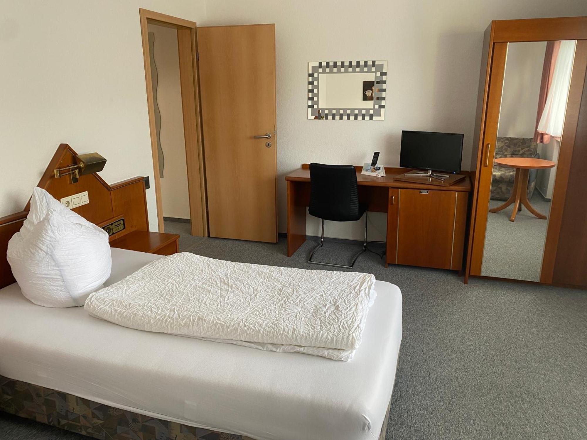 Gaestezimmer Gasthof Becker Hotel Wulfrath Buitenkant foto