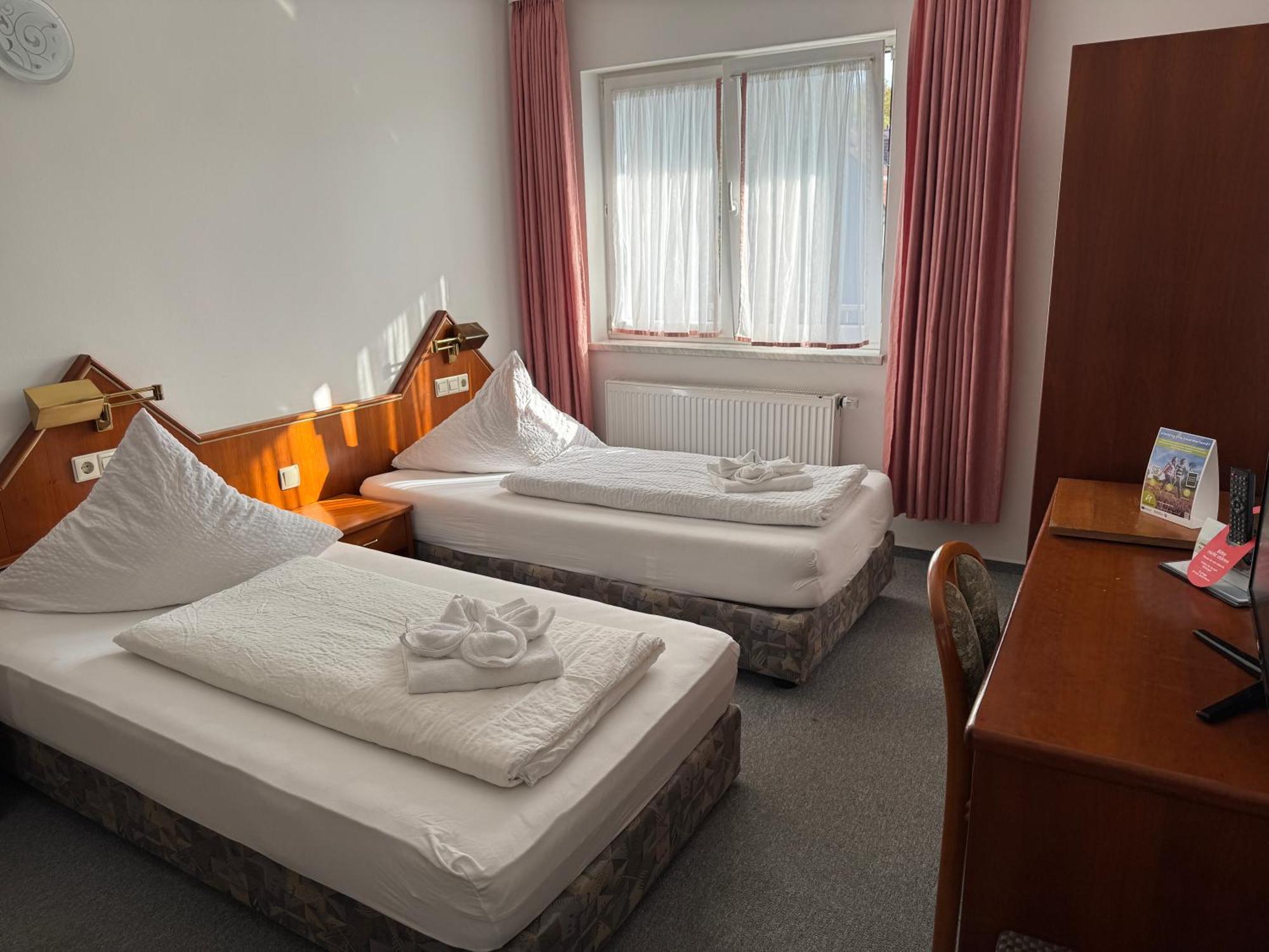 Gaestezimmer Gasthof Becker Hotel Wulfrath Buitenkant foto