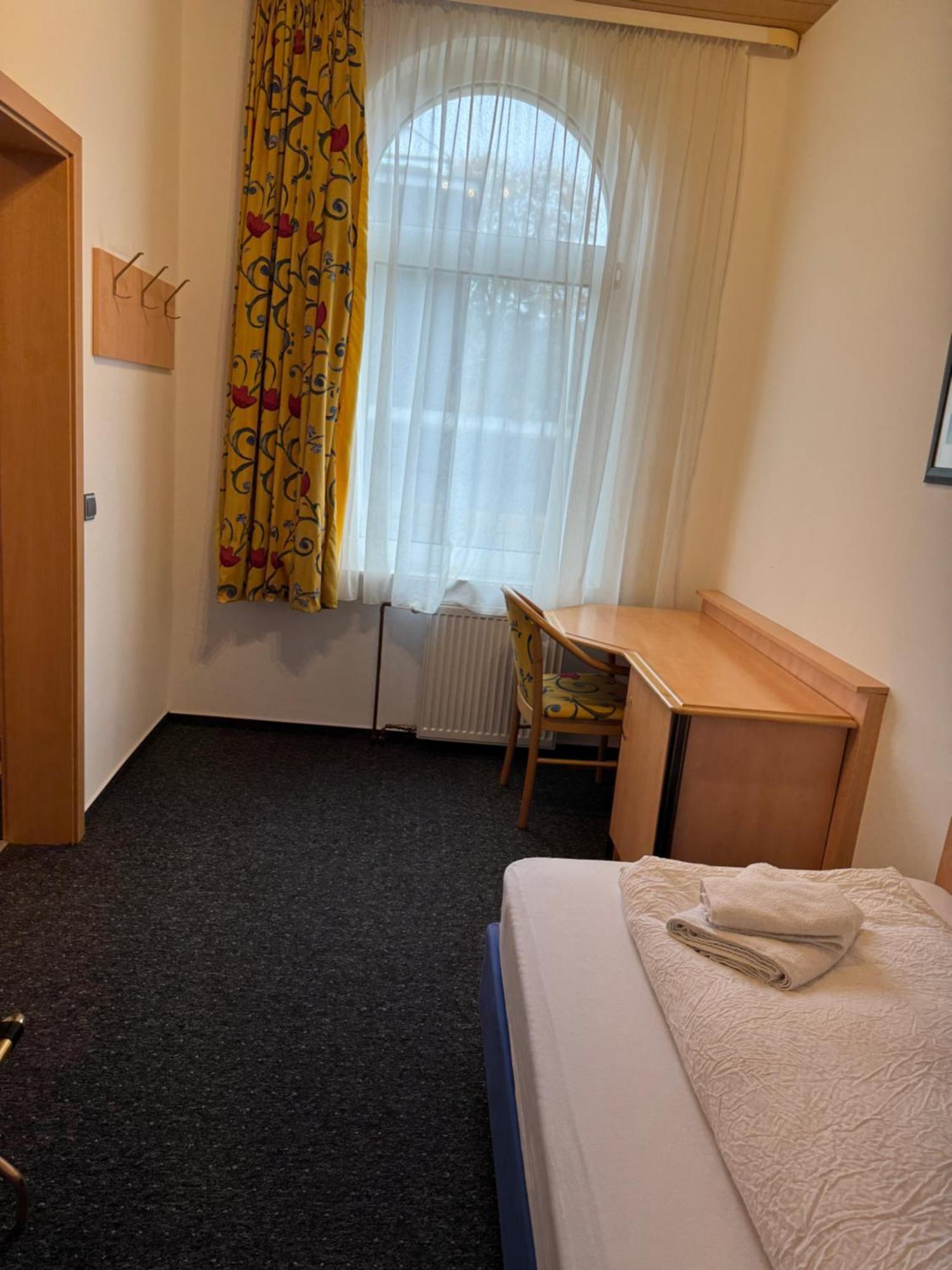 Gaestezimmer Gasthof Becker Hotel Wulfrath Buitenkant foto
